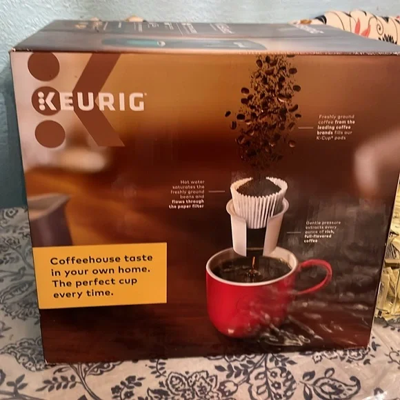 KEURG K-Select Black single serve coffee maker